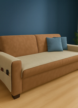 alt
RUNNER sofabetræk ARMOR beige med armlænsbetræk fra FARO srl, beige sofa med to blå puder.