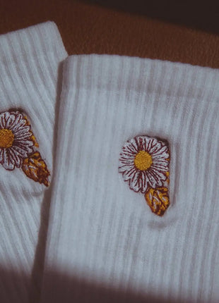 Flower Power Embroidered Socks - xlchoice.com