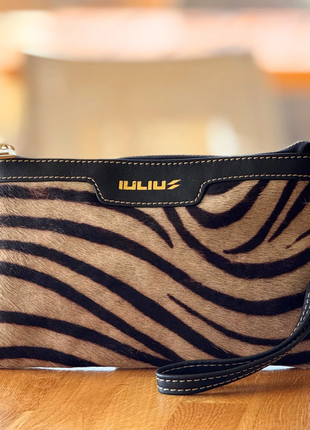 Cartera de Mano de Cuero Negro con Solapa Pelo Cebra – Piel Genuina – IULIUS - XLchoice