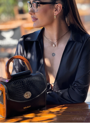 Bolso de Cuero con Solapa patron Cocodrilo  y Laterales de Madera – IULIUS - XLchoice