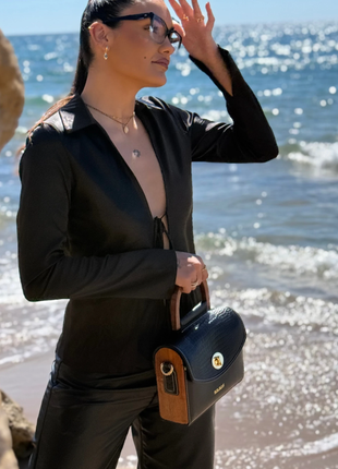 Bolso de Cuero con Solapa patron Cocodrilo  y Laterales de Madera – IULIUS - XLchoice