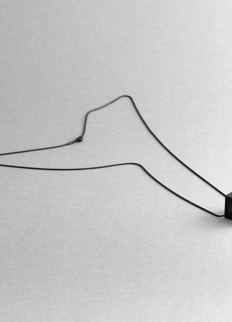 alt
ELEMENTO Halskæde – minimalistisk geometrisk bærbar skulptur - XLchoice