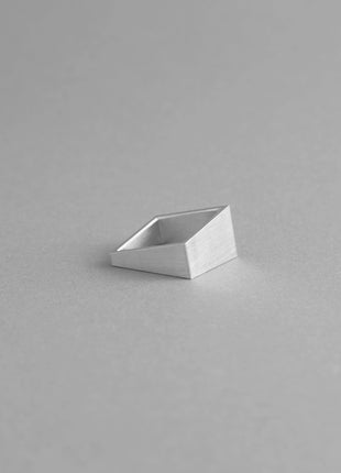 MK3 asymmetrisk ring i sort + firkantet aluminiumsring | minimalistisk håndlavet smykkesæt-4