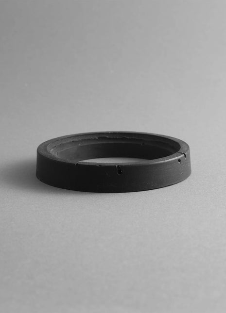 COLOSSEUM SORT ARMRING | Betonarmbånd-0