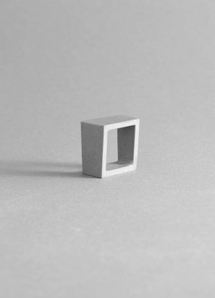 MK3 GRÅ BETONRING, ASYMMETRISK | Cement Ring-1